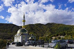 Bulgaristan&#039;da &#039;Rodop Dağları&#039;nın İncisi&#039; Altın Camii, imece usulüyle inşa edildi