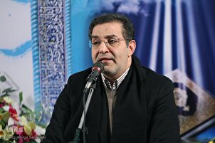 İranlı kâri Haşim Roğeni’nin Kur’an-ı Kerim tilaveti