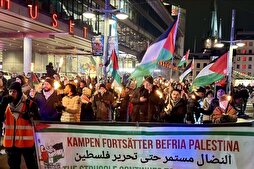 İsveç'te yılbaşı kutlamasını iptal eden yüzlerce kişi Filistin'e destek gösterisi düzenledi