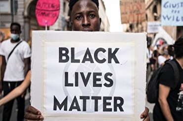 امریکا؛ 8 پولیس اہلکاروں نے سیاہ فام شخص کو گولیوں سے بھون ڈالا