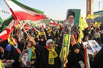 “胜利的讯息”游行在德黑兰举行